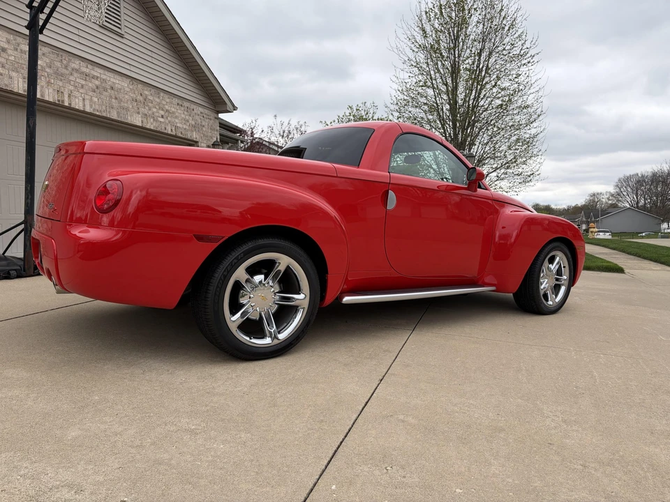 2005 Chevrolet SSR - Image 15 of 21