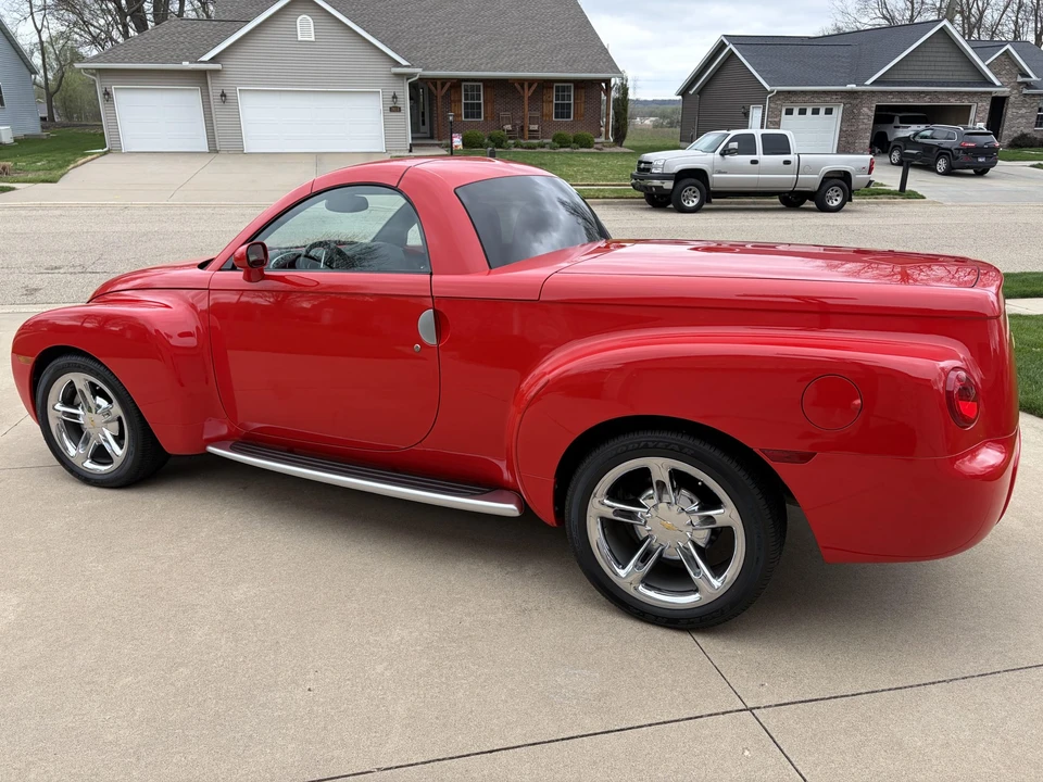 2005 Chevrolet SSR - Image 7 of 21
