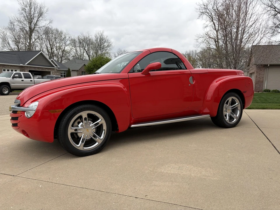 2005 Chevrolet SSR - Image 6 of 21