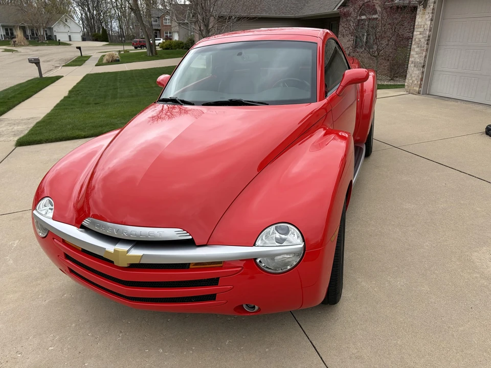 2005 Chevrolet SSR - Image 2 of 21
