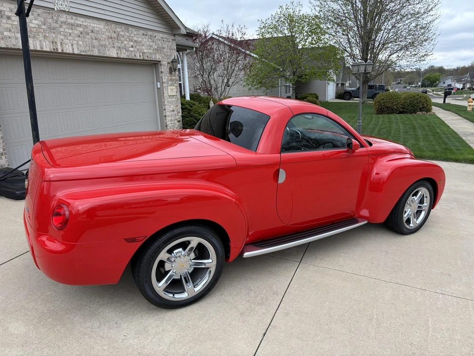 2005 Chevrolet SSR - Image 14 of 21