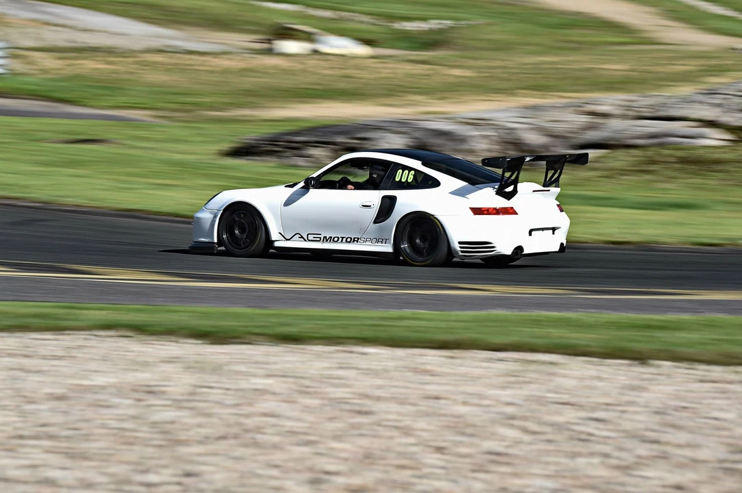 2003 Porsche 996 GT2 - Image 14 of 31