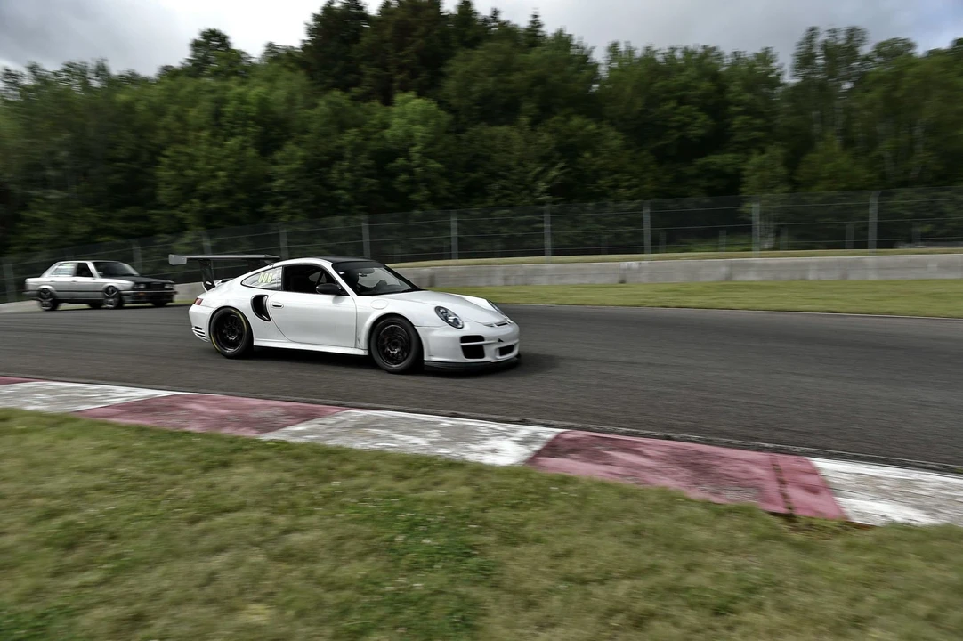 2003 Porsche 996 GT2 - Image 18 of 31