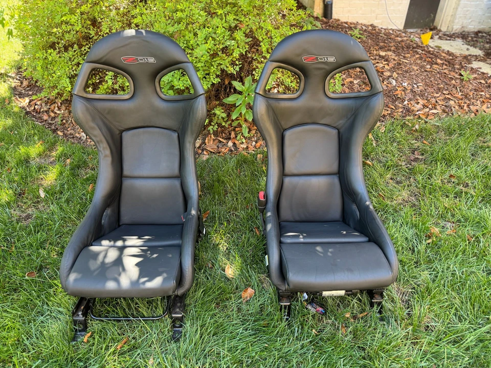 Parts & Memorabilia Seats & Interior - Image 2 of 7