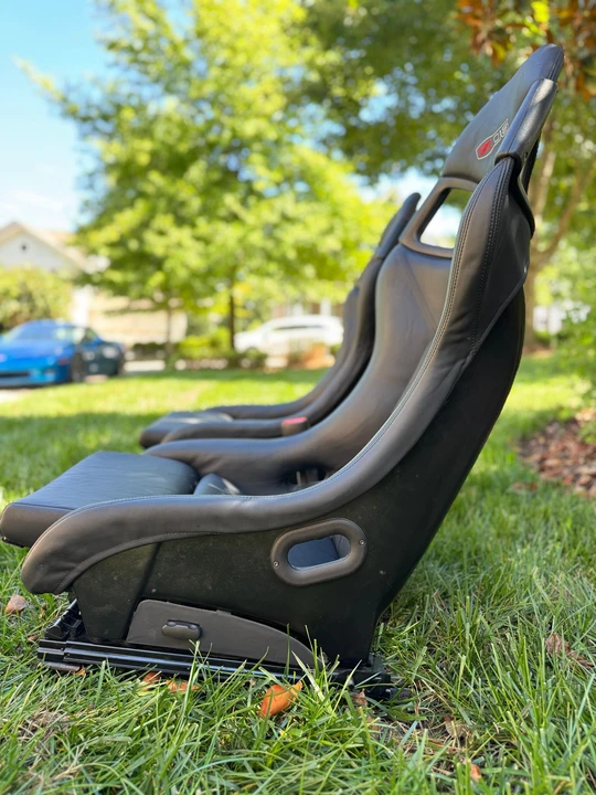 Parts & Memorabilia Seats & Interior - Image 3 of 7