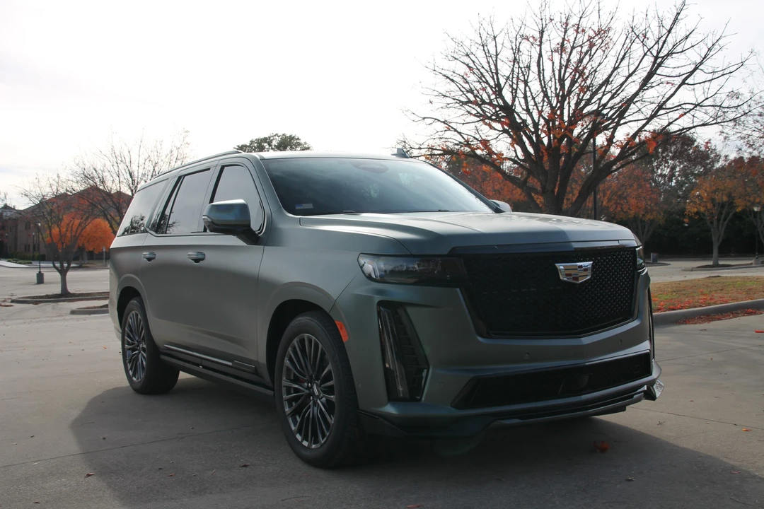 2023 Cadillac Escalade-V 5th Gen - Image 20 of 31
