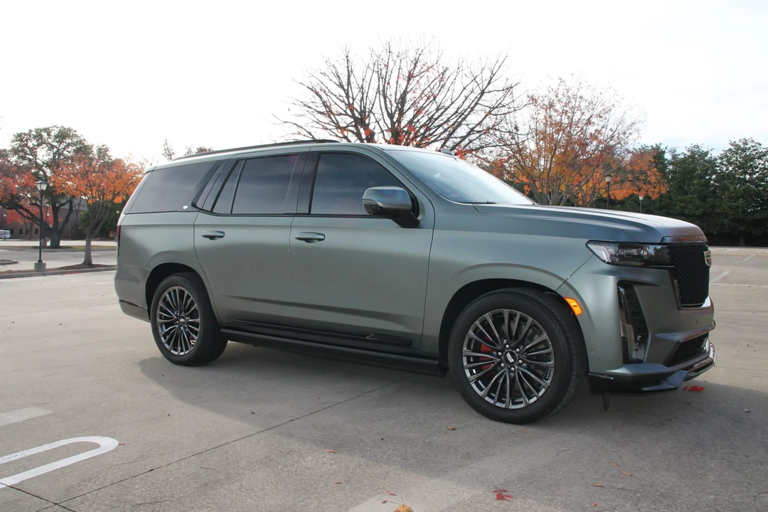 2023 Cadillac Escalade-V 5th Gen - Image 19 of 31