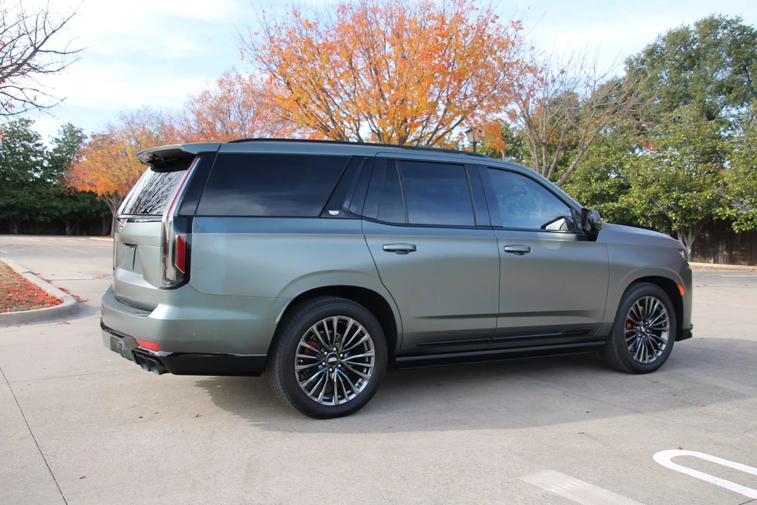 2023 Cadillac Escalade-V 5th Gen - Image 16 of 31