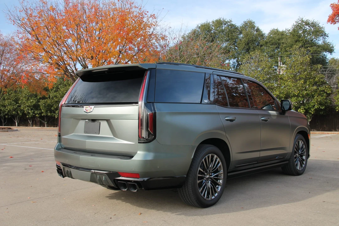 2023 Cadillac Escalade-V 5th Gen - Image 15 of 31