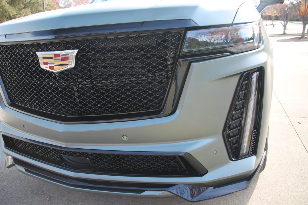 2023 Cadillac Escalade-V 5th Gen - Image 27 of 31