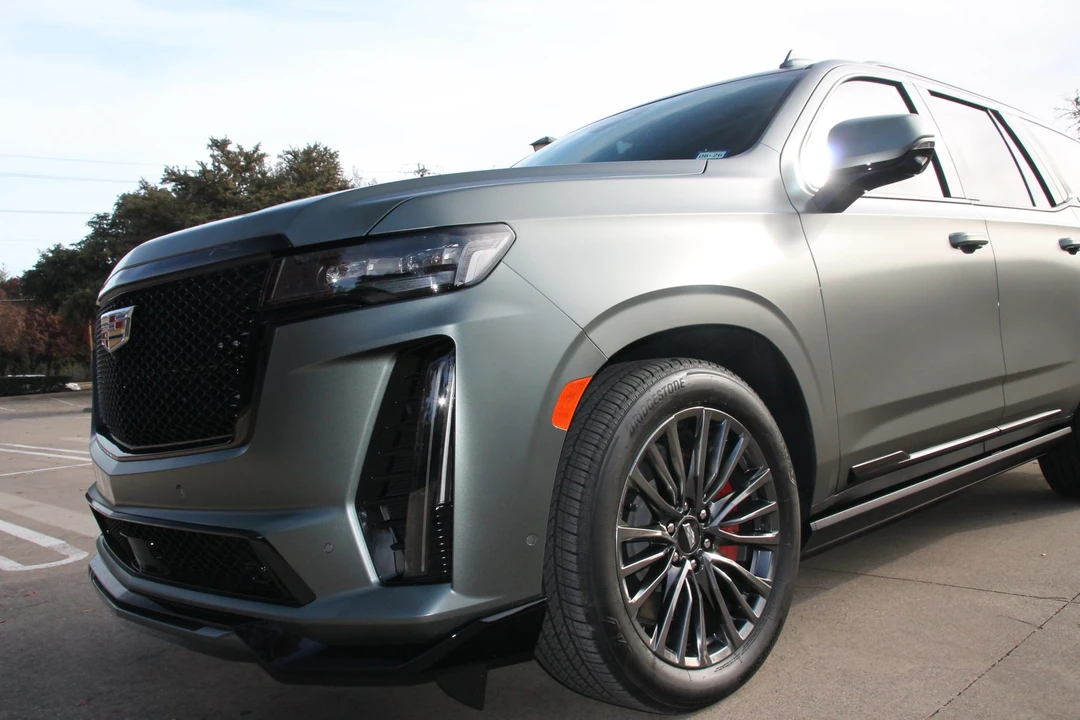 2023 Cadillac Escalade-V 5th Gen - Image 28 of 31