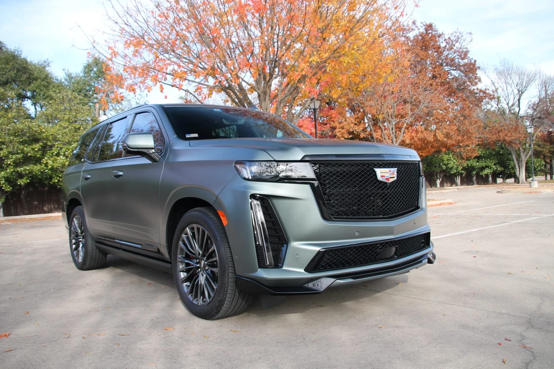 2023 Cadillac Escalade-V 5th Gen - Image 21 of 31