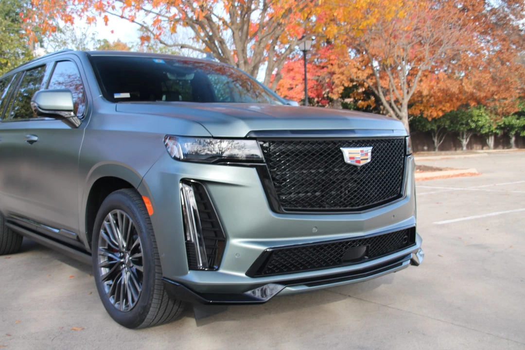 2023 Cadillac Escalade-V 5th Gen - Image 24 of 31