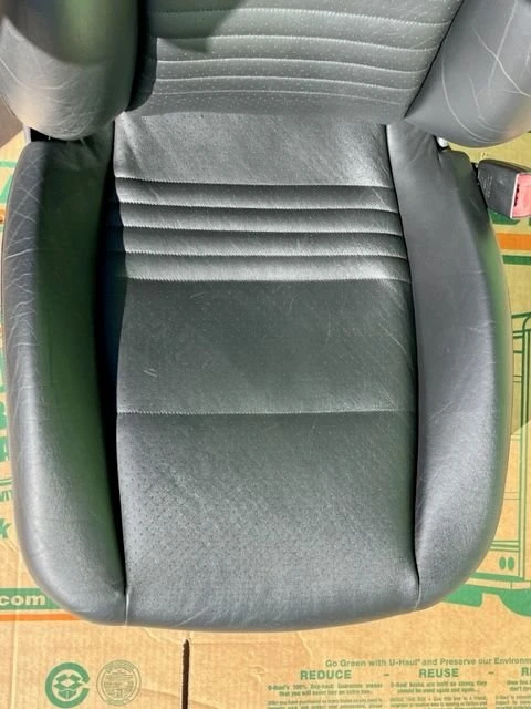 Parts & Memorabilia Seats & Interior - Image 12 of 16