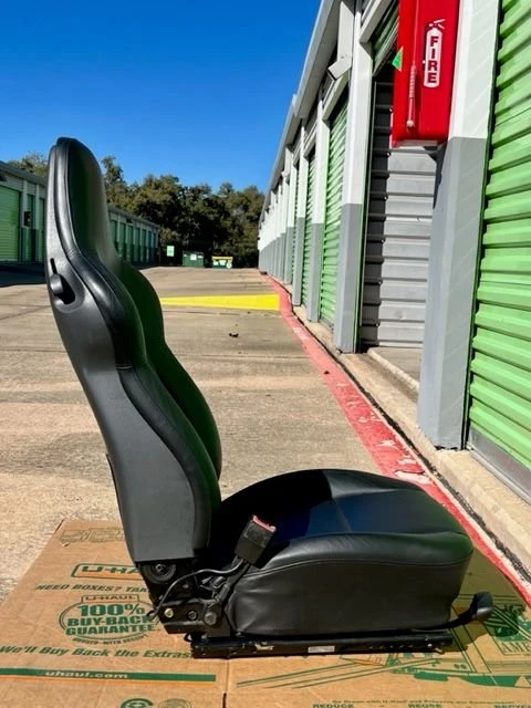 Parts & Memorabilia Seats & Interior - Image 2 of 16