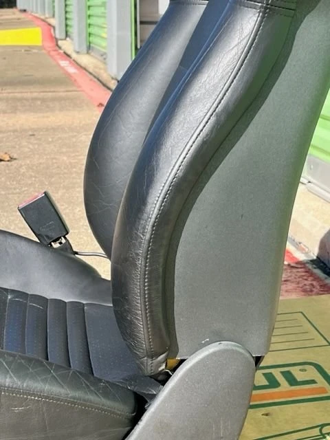 Parts & Memorabilia Seats & Interior - Image 6 of 16