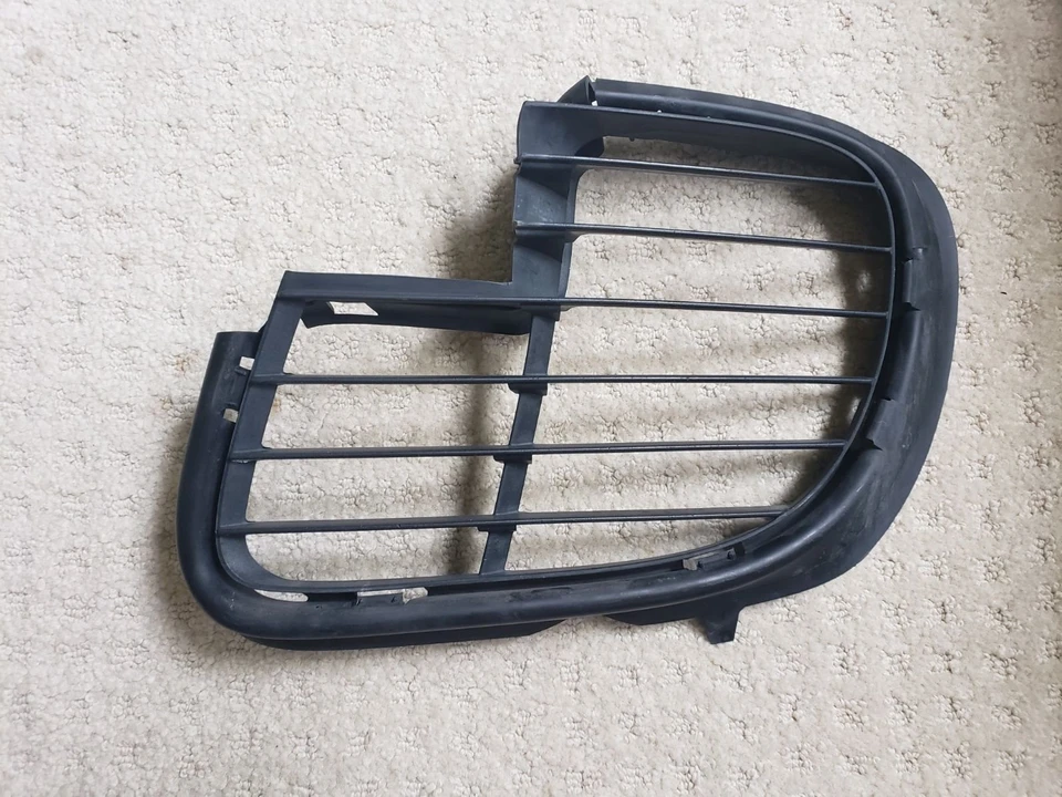 2001 Parts & Memorabilia Bodywork - Image 4 of 4