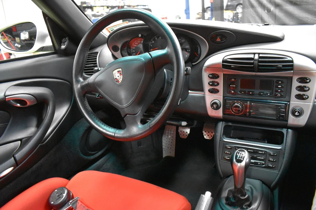 2001 Porsche 996 Turbo - Image 26 of 31