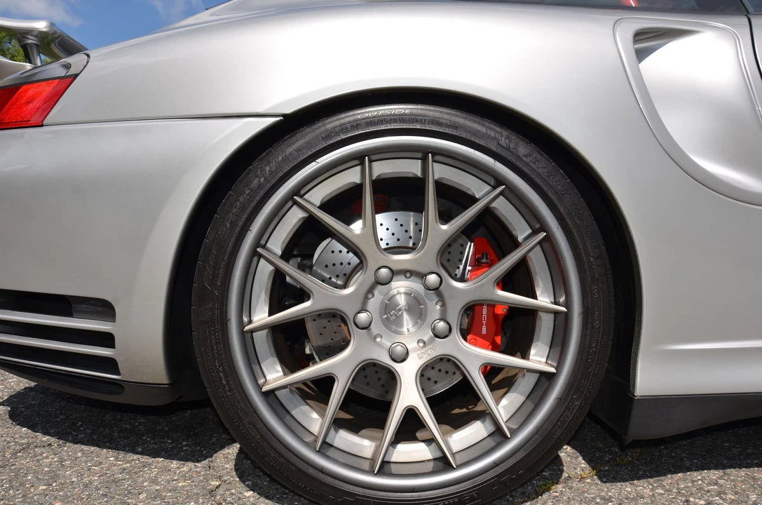 2001 Porsche 996 Turbo - Image 28 of 31