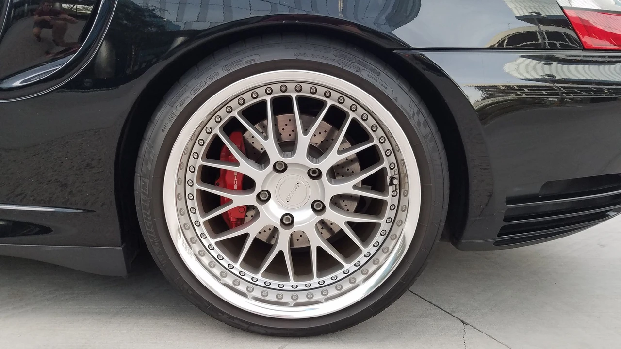 2001 Porsche 996 Turbo - Image 16 of 31