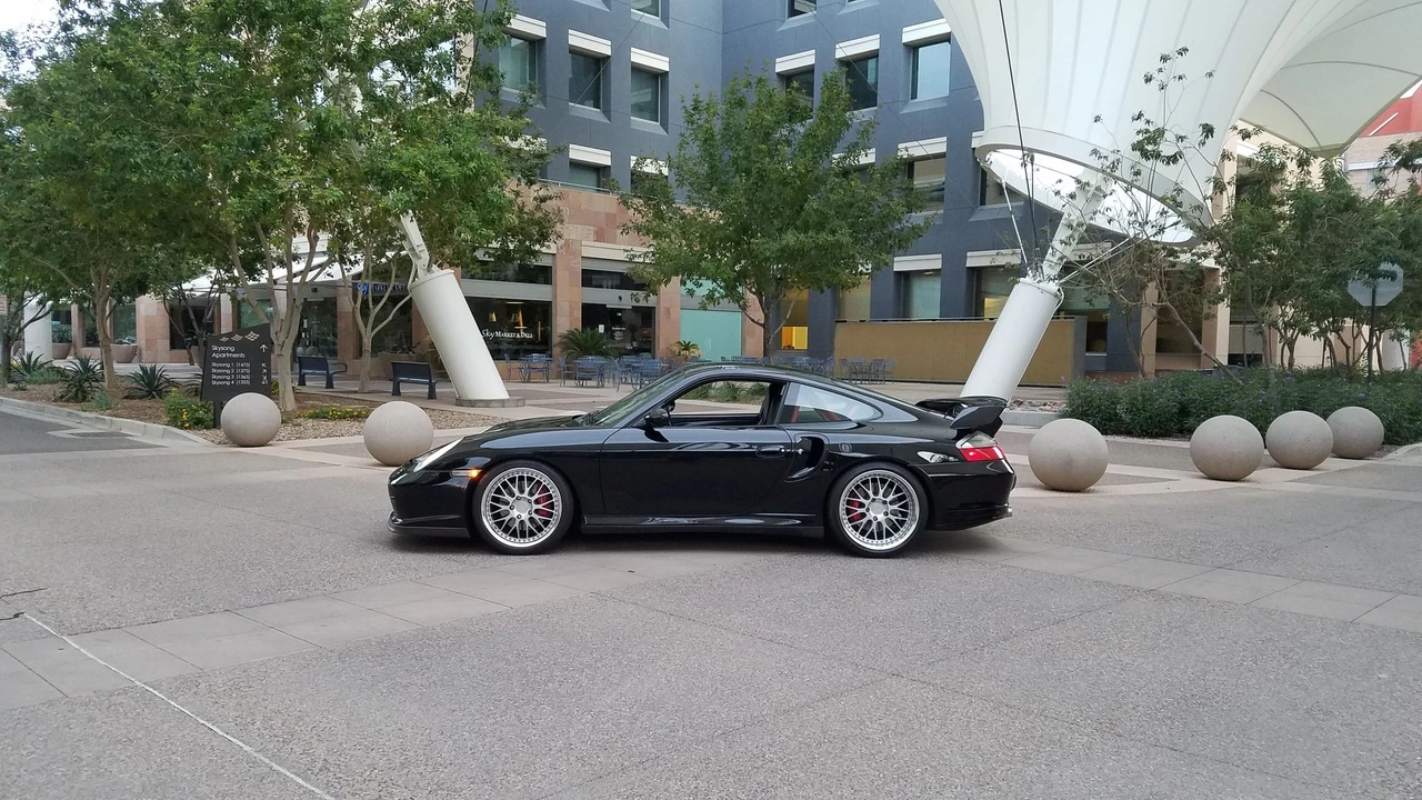 2001 Porsche 996 Turbo - Image 2 of 31