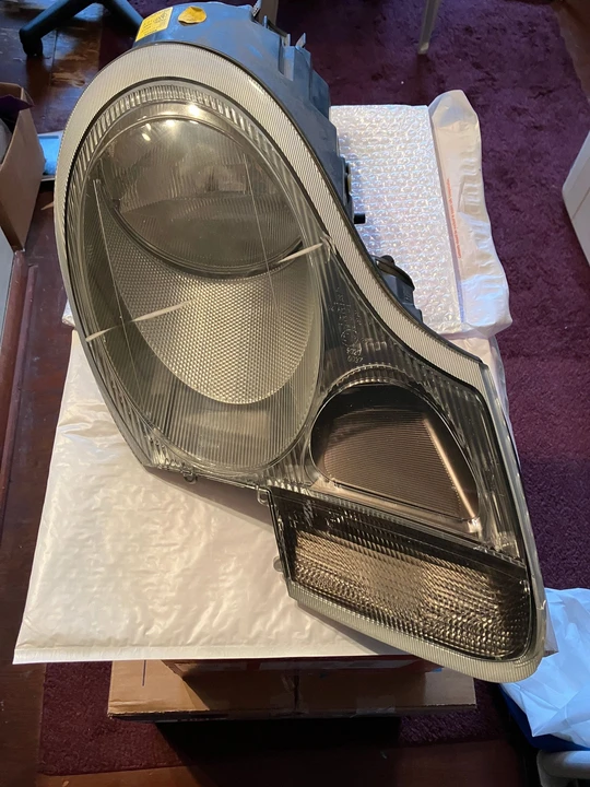 2000 Parts & Memorabilia Bodywork - Image 6 of 13