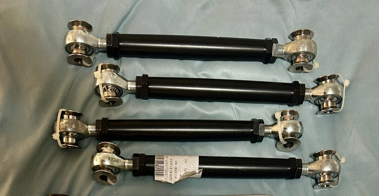 1999 Parts & Memorabilia Mechanical Components - Image 2 of 2