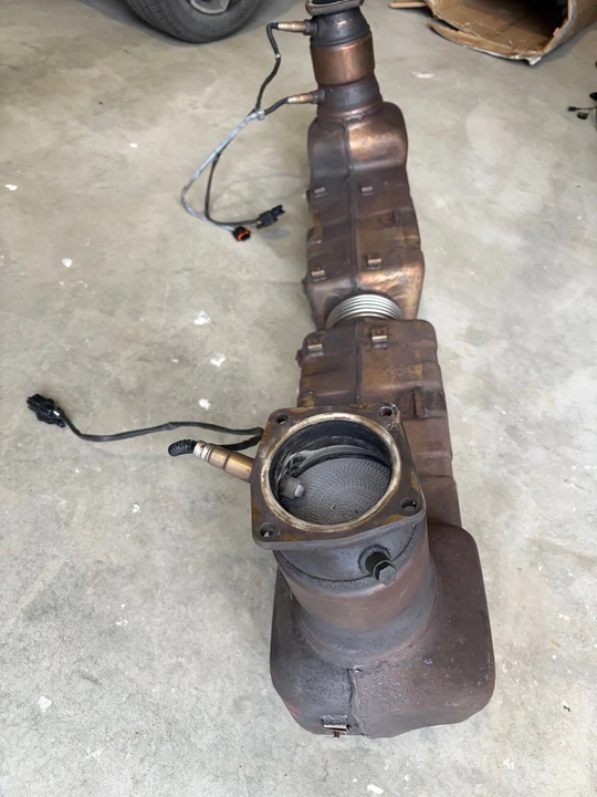 2001 Parts & Memorabilia Mechanical Components - Image 2 of 4