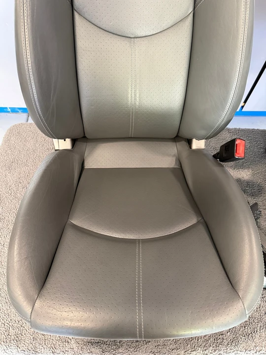 2005 Parts & Memorabilia Seats & Interior - Image 6 of 10