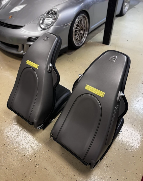 Parts & Memorabilia Seats & Interior - Image 11 of 14