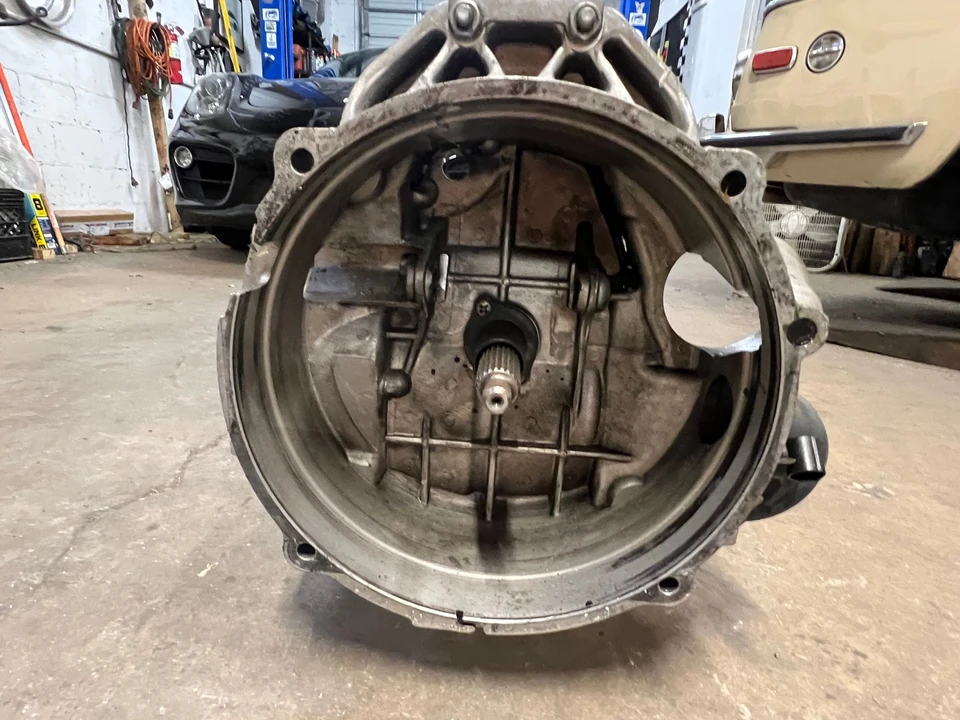 Parts & Memorabilia Gearboxes - Image 2 of 13