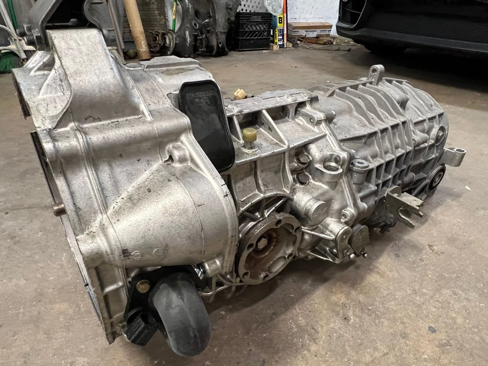 Parts & Memorabilia Gearboxes - Image 7 of 13