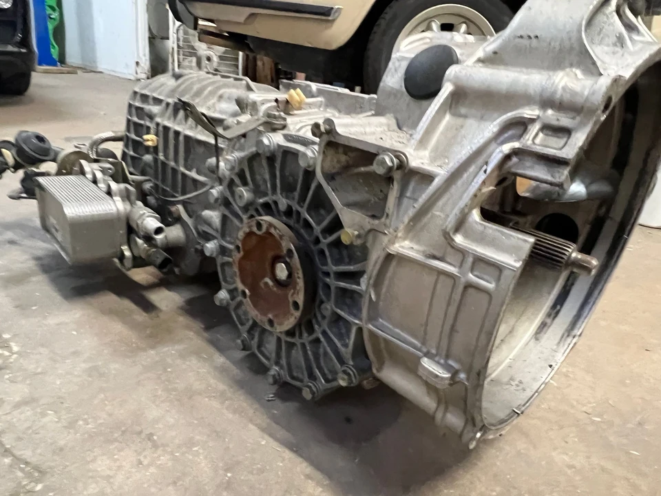 Parts & Memorabilia Gearboxes - Image 8 of 13