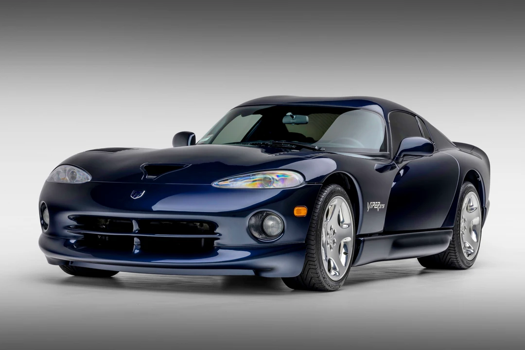 2001 Dodge Viper GTS 2nd Gen - Image 2 of 31