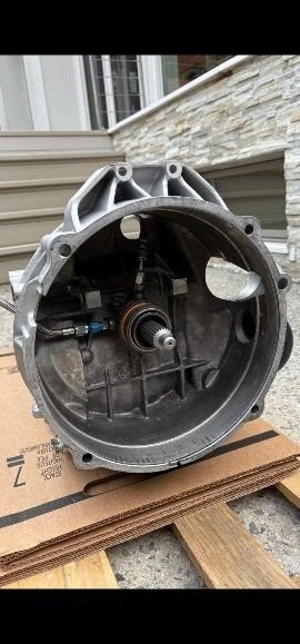 Parts & Memorabilia Gearboxes - Image 4 of 25