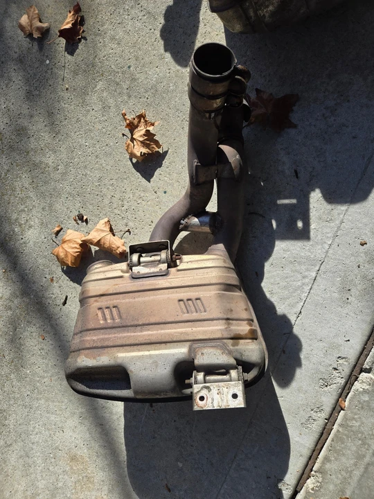 2011 Parts & Memorabilia Mechanical Components - Image 3 of 4