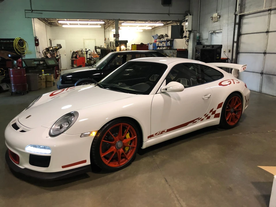 2010 Porsche 997 GT3 - Image 4 of 20