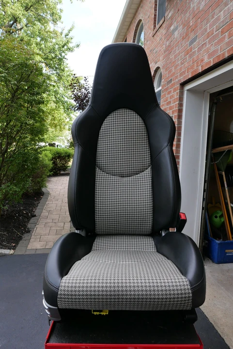 Parts & Memorabilia Seats & Interior - Image 5 of 14