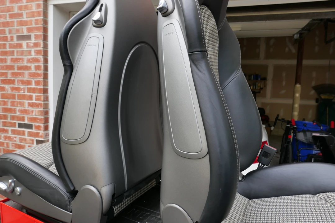 Parts & Memorabilia Seats & Interior - Image 11 of 14