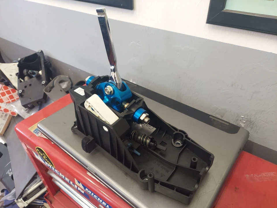 2005 Parts & Memorabilia Gearboxes - Image 7 of 7