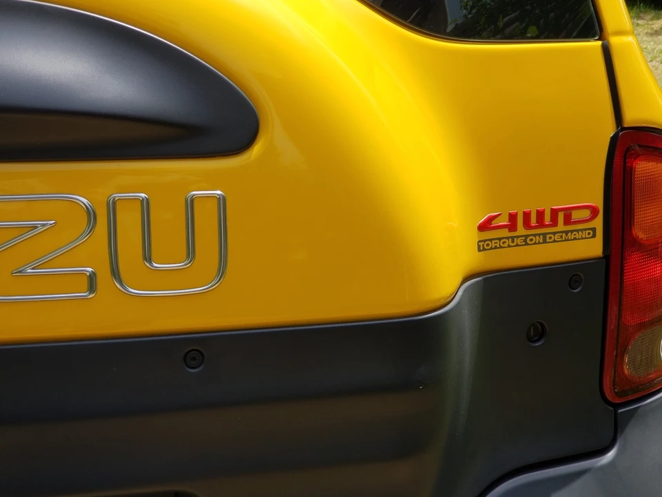 2001 Isuzu VehiCROSS - Image 13 of 31