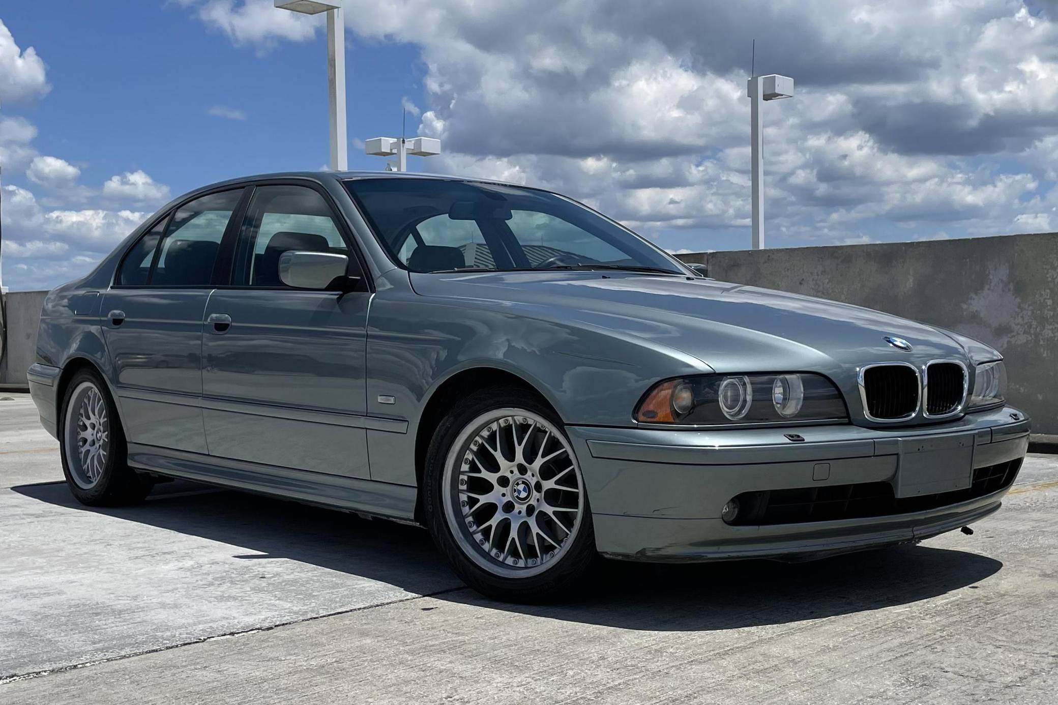 2002 BMW 530i Sedan