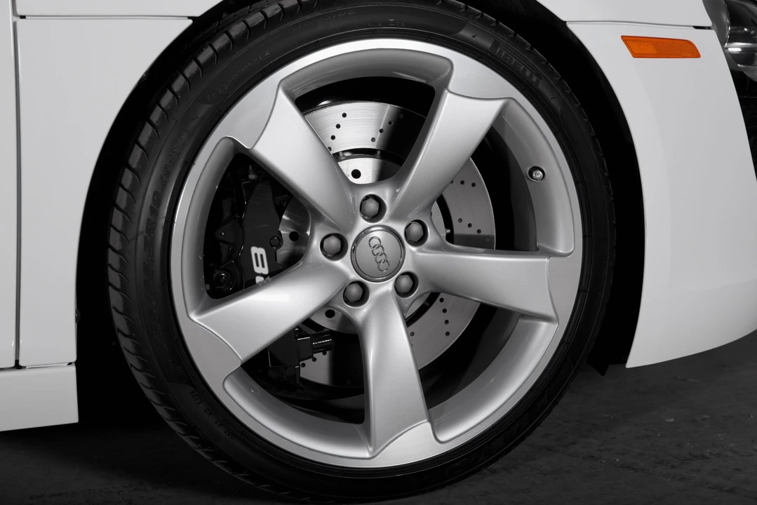 2012 Audi 42 R8 - Image 27 of 31