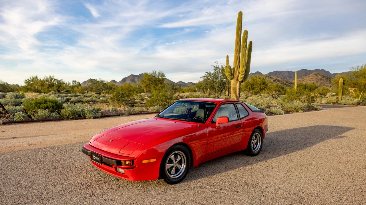 1984 Porsche 944 - Image 8 of 31