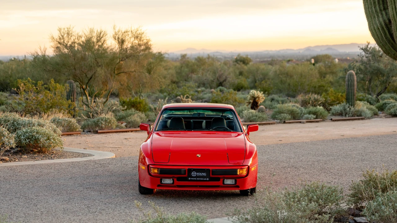 1984 Porsche 944 - Image 13 of 31