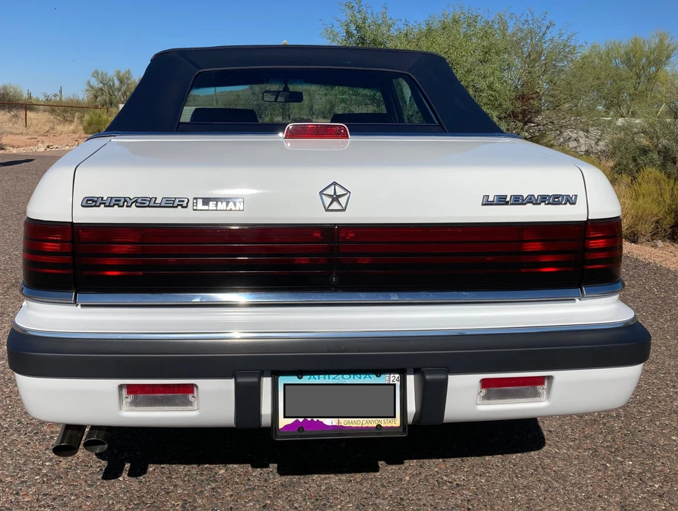 1988 Chrysler LeBaron - Image 12 of 31