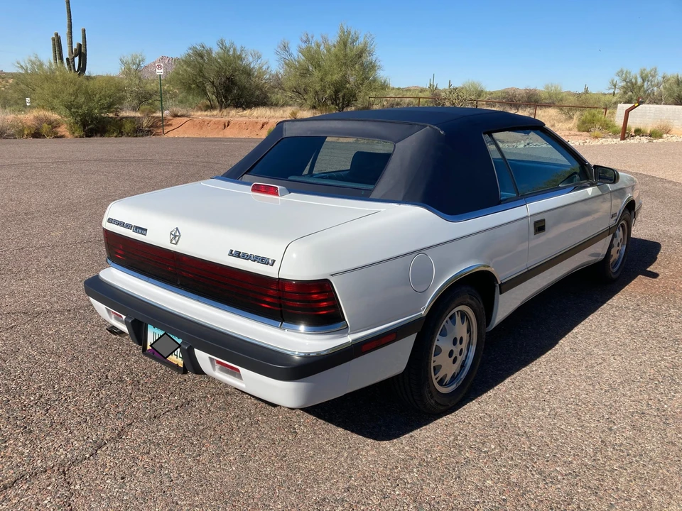 1988 Chrysler LeBaron - Image 11 of 31