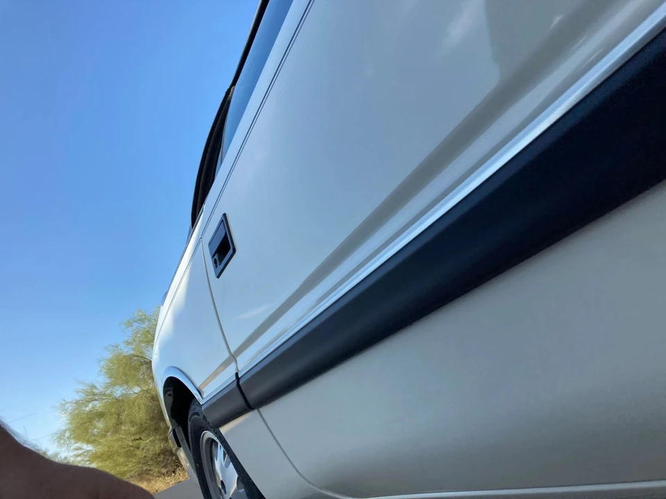 1988 Chrysler LeBaron - Image 25 of 31