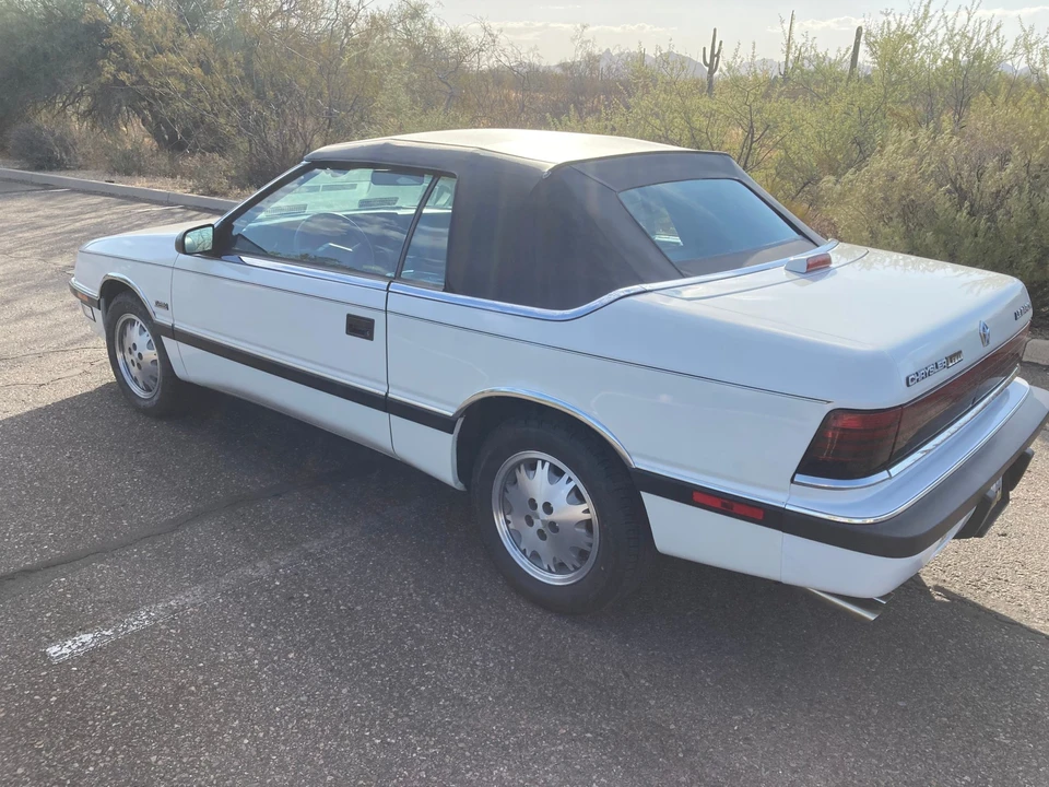 1988 Chrysler LeBaron - Image 14 of 31