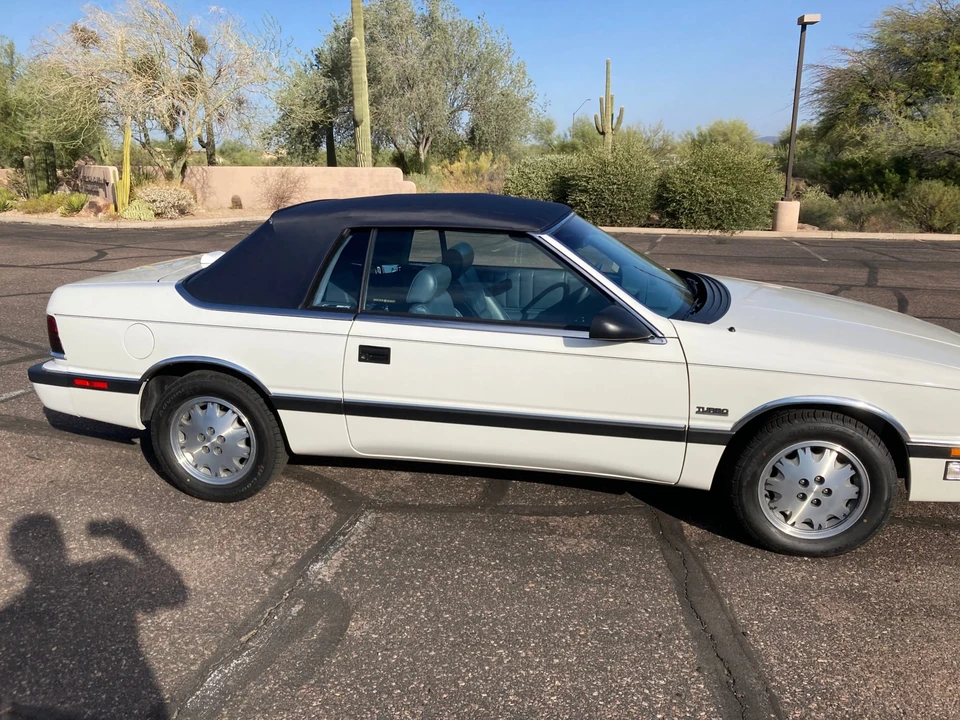 1988 Chrysler LeBaron - Image 10 of 31